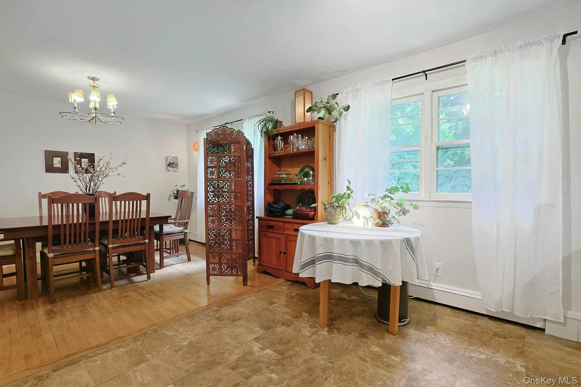 Dining/Kitchen Area Dining/Kitchen Area