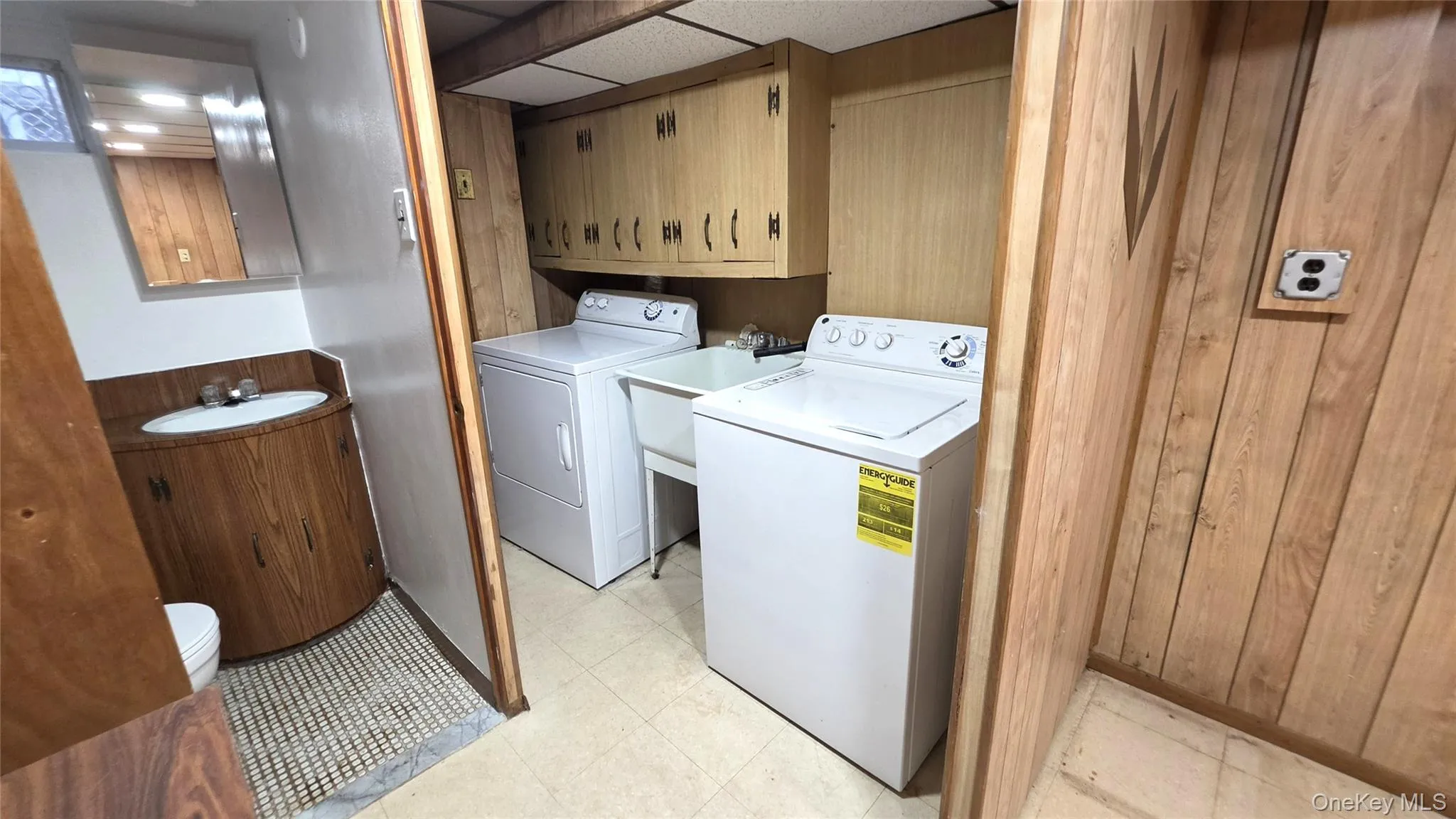 8017 215th Street, New York, NY, 3 Bedrooms Bedrooms, 5 Rooms Rooms,2 BathroomsBathrooms,Residential,For Rent,215th,0,1022523 8017 215th Street, New York, NY, 3 Bedrooms Bedrooms, 5 Rooms Rooms,2 BathroomsBathrooms,Residential,For Rent,215th,0,1022523