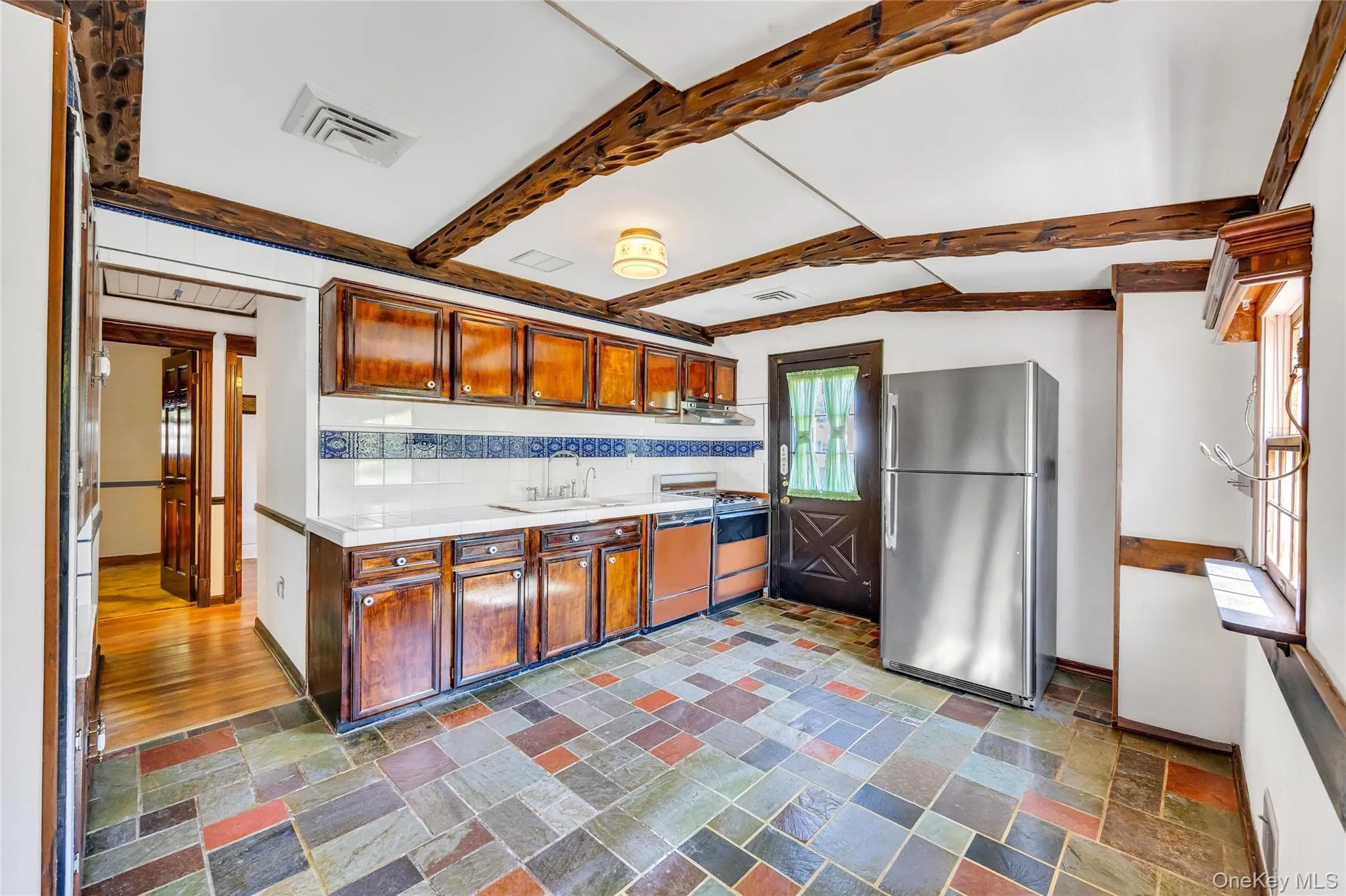 3 Victor Avenue, Brookhaven, NY, 3 Bedrooms Bedrooms, 6 Rooms Rooms,1 BathroomBathrooms,Residential,For Rent,Victor,0,1022538 3 Victor Avenue, Brookhaven, NY, 3 Bedrooms Bedrooms, 6 Rooms Rooms,1 BathroomBathrooms,Residential,For Rent,Victor,0,1022538