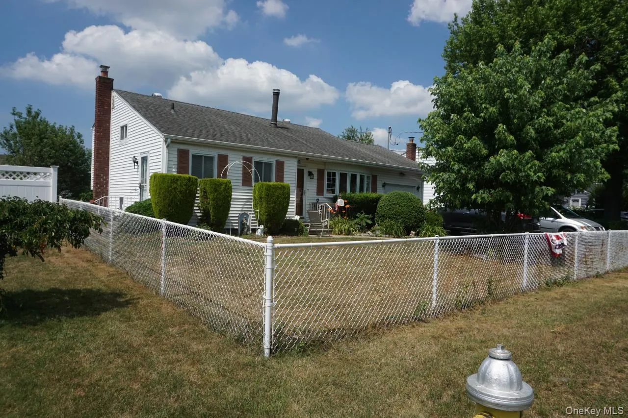 820 Indiana Avenue, Babylon, NY, 4 Bedrooms Bedrooms, 6 Rooms Rooms,2 BathroomsBathrooms,Residential,For Rent,Indiana,0,1022539 820 Indiana Avenue, Babylon, NY, 4 Bedrooms Bedrooms, 6 Rooms Rooms,2 BathroomsBathrooms,Residential,For Rent,Indiana,0,1022539