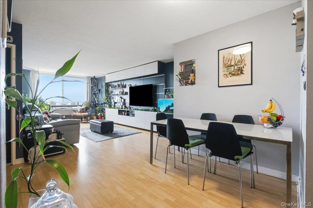 118-18 Union Turnpike, New York, NY, 1 Bedroom Bedrooms, 4 Rooms Rooms,1 BathroomBathrooms,Residential,For Rent,Union,0,1022543 118-18 Union Turnpike, New York, NY, 1 Bedroom Bedrooms, 4 Rooms Rooms,1 BathroomBathrooms,Residential,For Rent,Union,0,1022543