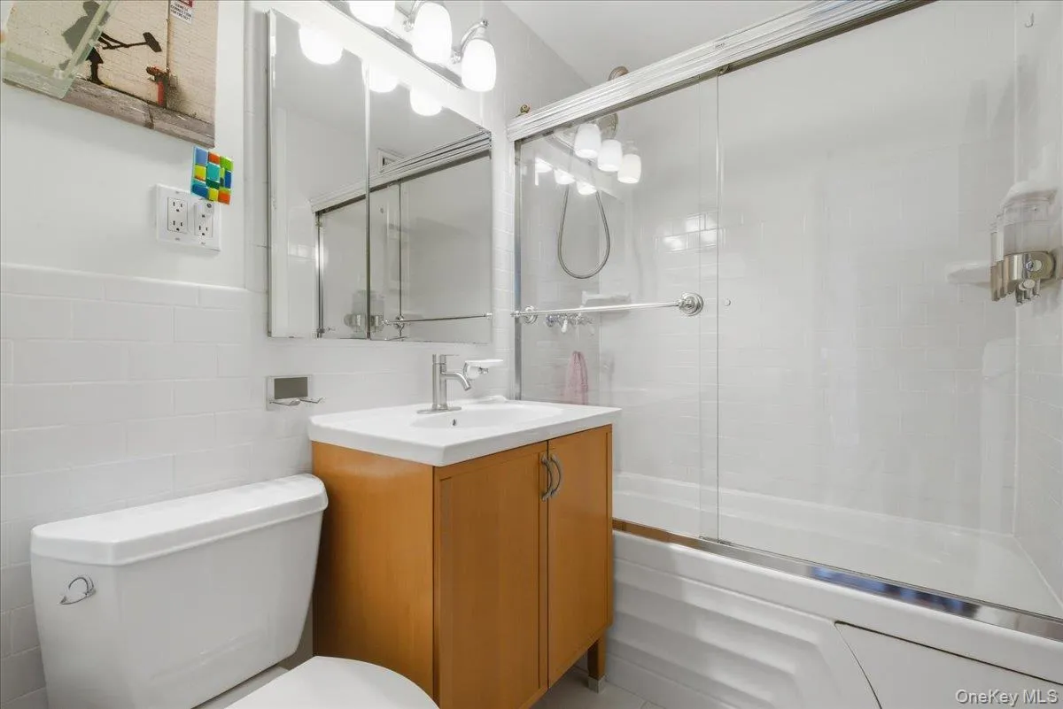 118-18 Union Turnpike, New York, NY, 1 Bedroom Bedrooms, 4 Rooms Rooms,1 BathroomBathrooms,Residential,For Rent,Union,0,1022543 118-18 Union Turnpike, New York, NY, 1 Bedroom Bedrooms, 4 Rooms Rooms,1 BathroomBathrooms,Residential,For Rent,Union,0,1022543