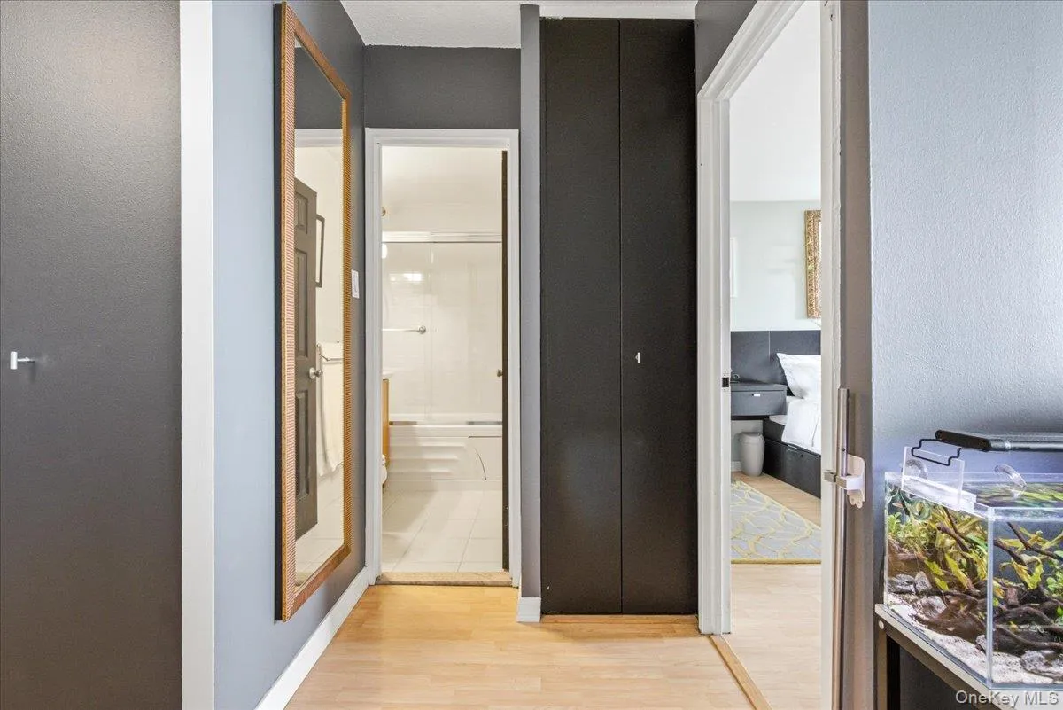 118-18 Union Turnpike, New York, NY, 1 Bedroom Bedrooms, 4 Rooms Rooms,1 BathroomBathrooms,Residential,For Rent,Union,0,1022543 118-18 Union Turnpike, New York, NY, 1 Bedroom Bedrooms, 4 Rooms Rooms,1 BathroomBathrooms,Residential,For Rent,Union,0,1022543