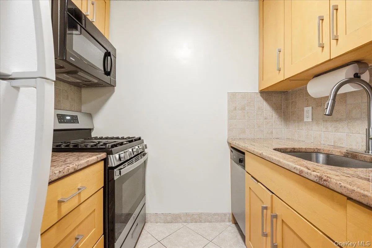 118-18 Union Turnpike, New York, NY, 1 Bedroom Bedrooms, 4 Rooms Rooms,1 BathroomBathrooms,Residential,For Rent,Union,0,1022543 118-18 Union Turnpike, New York, NY, 1 Bedroom Bedrooms, 4 Rooms Rooms,1 BathroomBathrooms,Residential,For Rent,Union,0,1022543