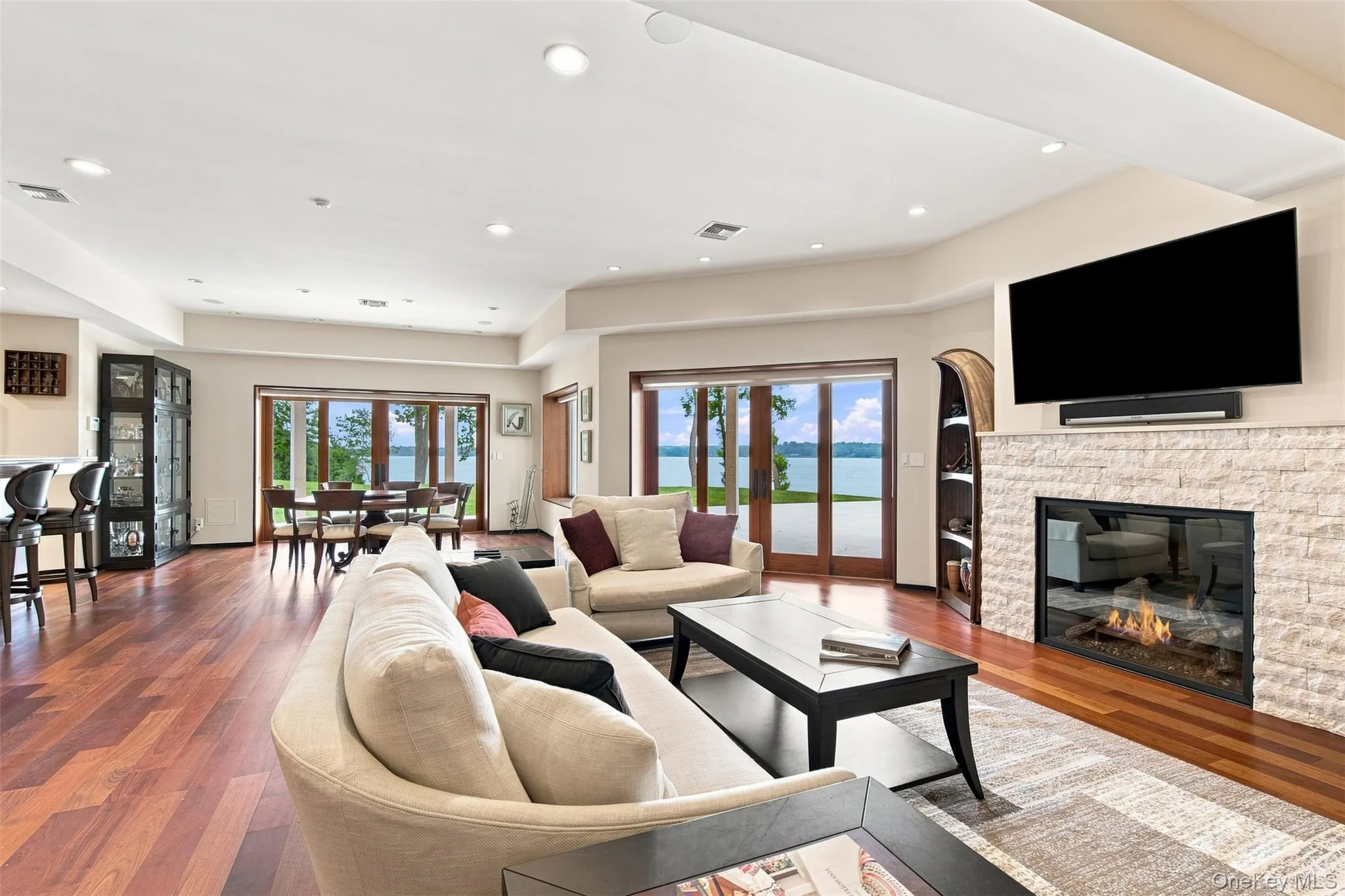 900 Shore Road, Oyster Bay, NY, 5 Bedrooms Bedrooms, 16 Rooms Rooms,4 BathroomsBathrooms,Residential,For Rent,Shore,0,1022544 900 Shore Road, Oyster Bay, NY, 5 Bedrooms Bedrooms, 16 Rooms Rooms,4 BathroomsBathrooms,Residential,For Rent,Shore,0,1022544
