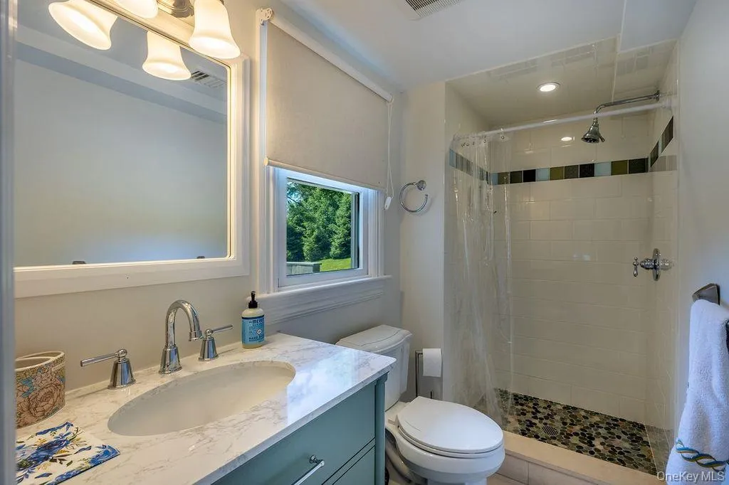 Lower Level Full Bathroom Lower Level Full Bathroom
