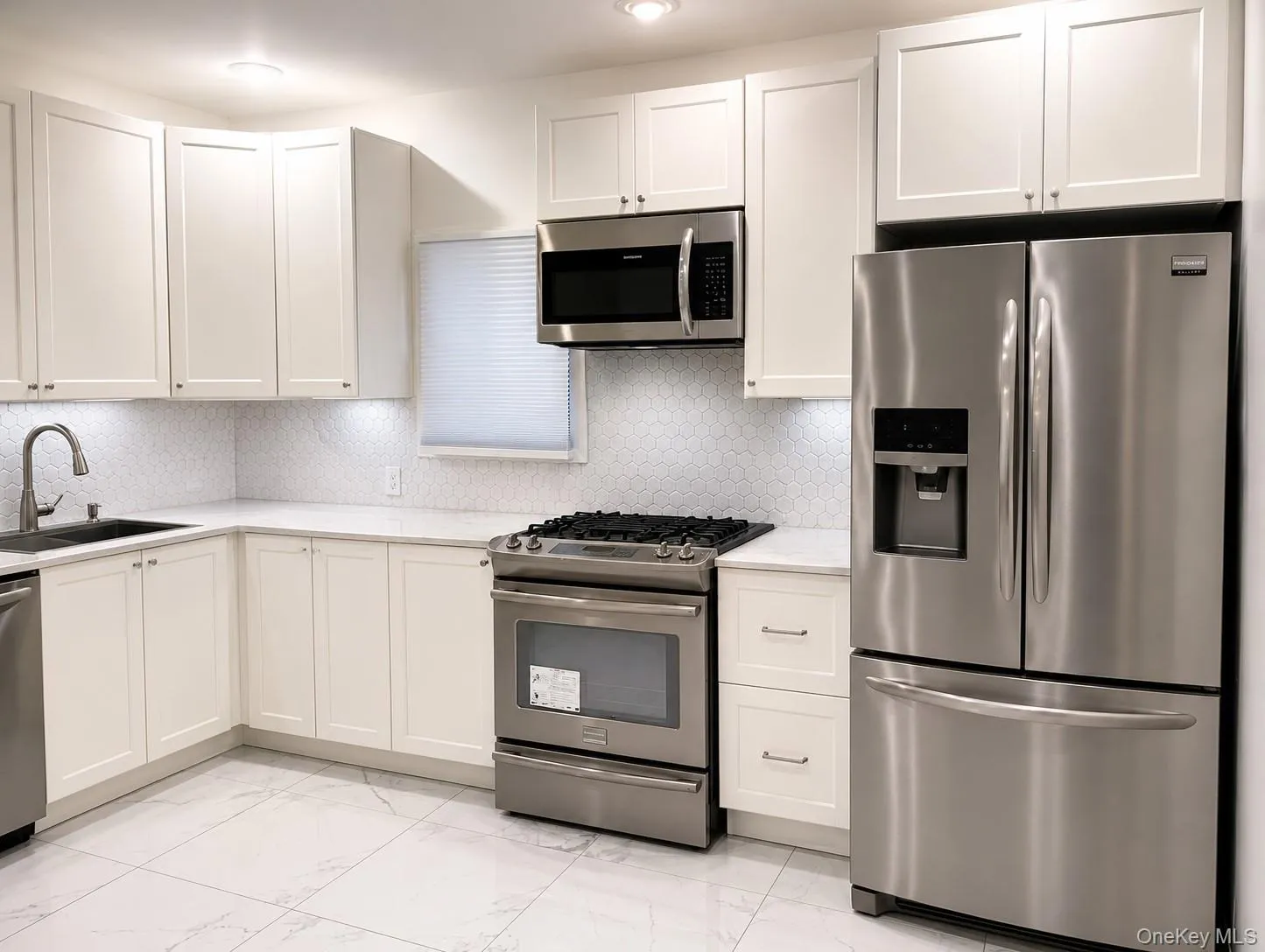 188-06 Soho Drive, New York, NY, 5 Bedrooms Bedrooms, 8 Rooms Rooms,3 BathroomsBathrooms,Residential Lease,For Rent,Soho,0,1022547 188-06 Soho Drive, New York, NY, 5 Bedrooms Bedrooms, 8 Rooms Rooms,3 BathroomsBathrooms,Residential Lease,For Rent,Soho,0,1022547