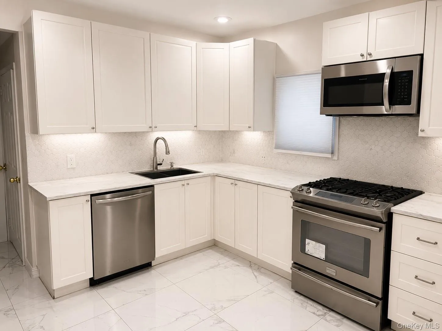 188-06 Soho Drive, New York, NY, 5 Bedrooms Bedrooms, 8 Rooms Rooms,3 BathroomsBathrooms,Residential Lease,For Rent,Soho,0,1022547 188-06 Soho Drive, New York, NY, 5 Bedrooms Bedrooms, 8 Rooms Rooms,3 BathroomsBathrooms,Residential Lease,For Rent,Soho,0,1022547
