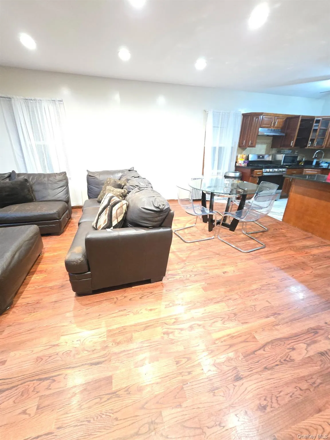 188-25 Mangin Avenue, New York, NY, 4 Bedrooms Bedrooms, 8 Rooms Rooms,2 BathroomsBathrooms,Residential Lease,For Rent,Mangin Avenue,0,1022548 188-25 Mangin Avenue, New York, NY, 4 Bedrooms Bedrooms, 8 Rooms Rooms,2 BathroomsBathrooms,Residential Lease,For Rent,Mangin Avenue,0,1022548