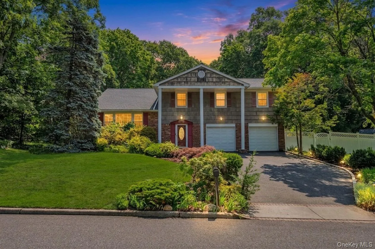 3 Spruce Circle, Brookhaven, NY, 5 Bedrooms Bedrooms, 10 Rooms Rooms,2 BathroomsBathrooms,Residential,For Rent,Spruce,0,1022549 3 Spruce Circle, Brookhaven, NY, 5 Bedrooms Bedrooms, 10 Rooms Rooms,2 BathroomsBathrooms,Residential,For Rent,Spruce,0,1022549