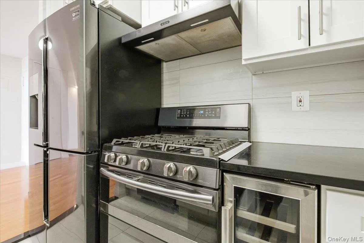 118-18 Union Turnpike, New York, NY, 1 Bedroom Bedrooms, 4 Rooms Rooms,1 BathroomBathrooms,Residential,For Rent,Union,0,1022556 118-18 Union Turnpike, New York, NY, 1 Bedroom Bedrooms, 4 Rooms Rooms,1 BathroomBathrooms,Residential,For Rent,Union,0,1022556