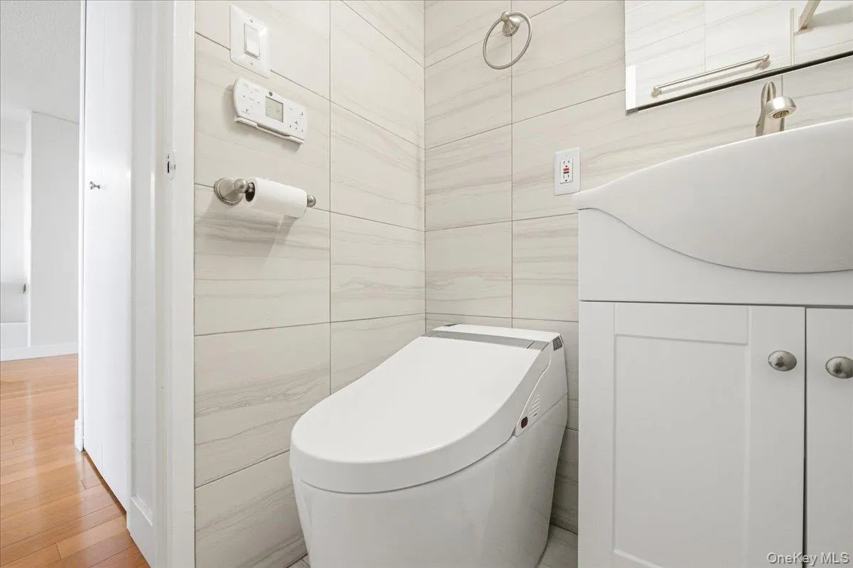 118-18 Union Turnpike, New York, NY, 1 Bedroom Bedrooms, 4 Rooms Rooms,1 BathroomBathrooms,Residential,For Rent,Union,0,1022556 118-18 Union Turnpike, New York, NY, 1 Bedroom Bedrooms, 4 Rooms Rooms,1 BathroomBathrooms,Residential,For Rent,Union,0,1022556