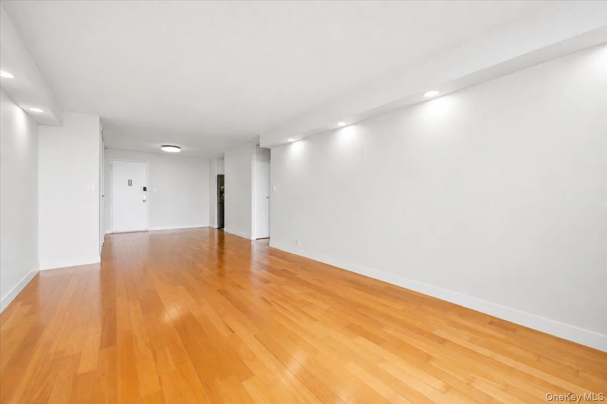 118-18 Union Turnpike, New York, NY, 1 Bedroom Bedrooms, 4 Rooms Rooms,1 BathroomBathrooms,Residential,For Rent,Union,0,1022556 118-18 Union Turnpike, New York, NY, 1 Bedroom Bedrooms, 4 Rooms Rooms,1 BathroomBathrooms,Residential,For Rent,Union,0,1022556