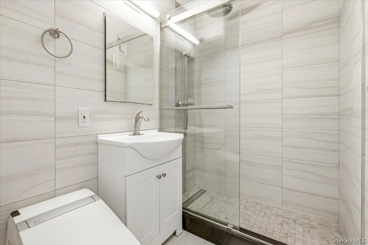 118-18 Union Turnpike, New York, NY, 1 Bedroom Bedrooms, 4 Rooms Rooms,1 BathroomBathrooms,Residential,For Rent,Union,0,1022556 118-18 Union Turnpike, New York, NY, 1 Bedroom Bedrooms, 4 Rooms Rooms,1 BathroomBathrooms,Residential,For Rent,Union,0,1022556