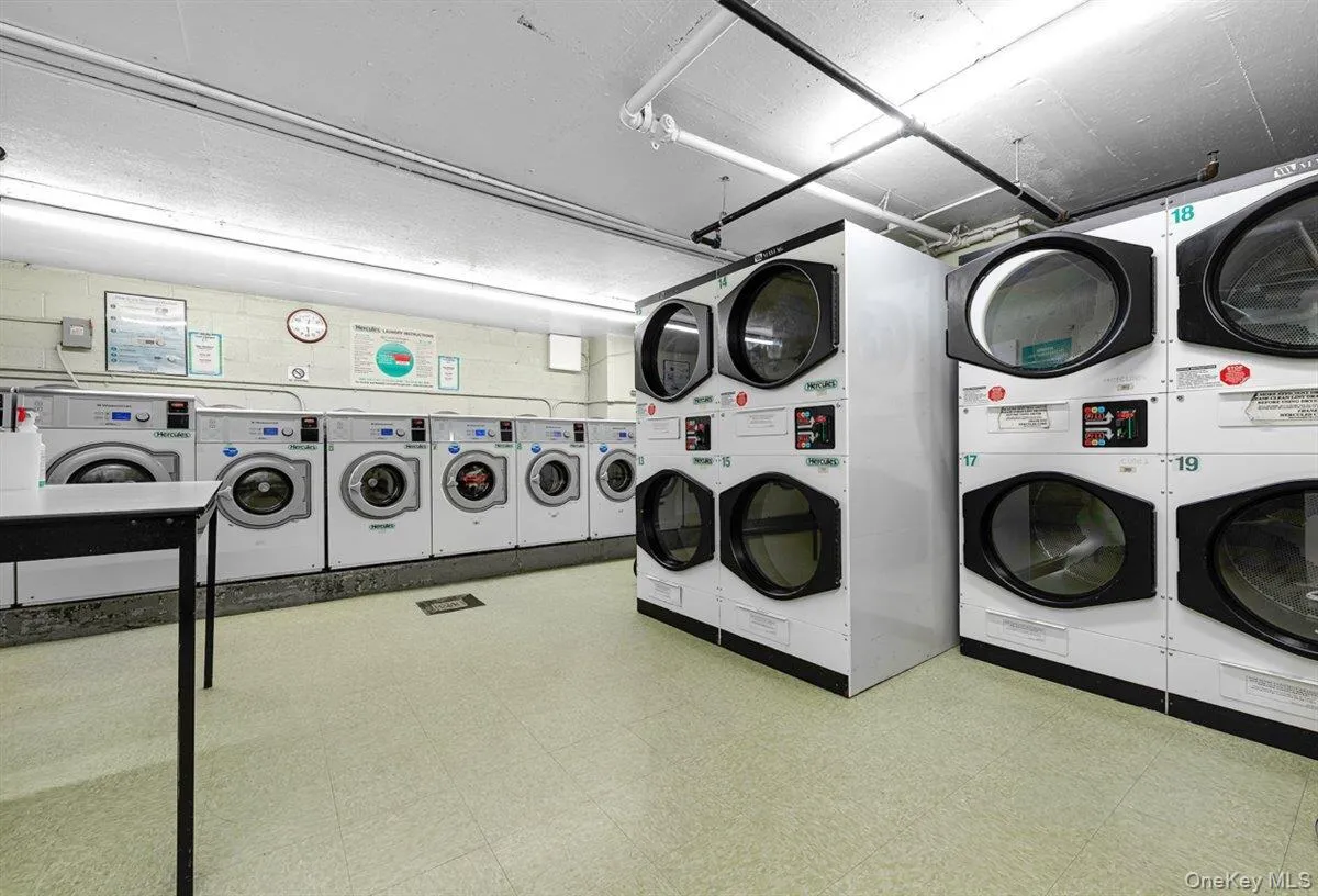 118-18 Union Turnpike, New York, NY, 1 Bedroom Bedrooms, 4 Rooms Rooms,1 BathroomBathrooms,Residential,For Rent,Union,0,1022556 118-18 Union Turnpike, New York, NY, 1 Bedroom Bedrooms, 4 Rooms Rooms,1 BathroomBathrooms,Residential,For Rent,Union,0,1022556