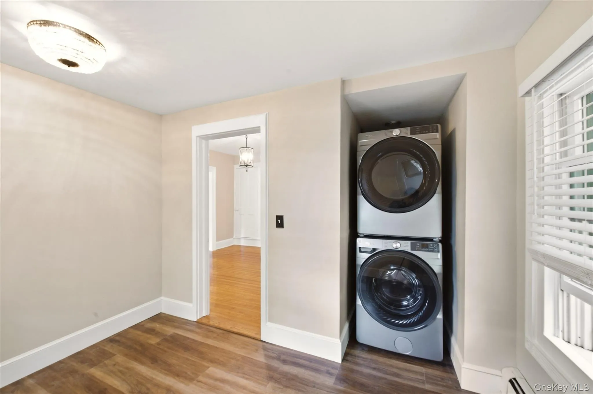 40 Scudder Avenue, Huntington, NY, 1 Bedroom Bedrooms, 4 Rooms Rooms,1 BathroomBathrooms,Residential Lease,For Rent,Scudder,0,1022560 40 Scudder Avenue, Huntington, NY, 1 Bedroom Bedrooms, 4 Rooms Rooms,1 BathroomBathrooms,Residential Lease,For Rent,Scudder,0,1022560
