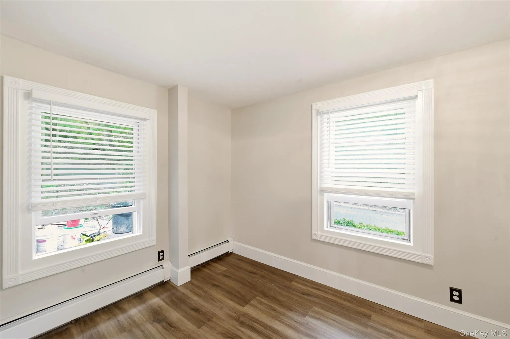 40 Scudder Avenue, Huntington, NY, 1 Bedroom Bedrooms, 4 Rooms Rooms,1 BathroomBathrooms,Residential Lease,For Rent,Scudder,0,1022560 40 Scudder Avenue, Huntington, NY, 1 Bedroom Bedrooms, 4 Rooms Rooms,1 BathroomBathrooms,Residential Lease,For Rent,Scudder,0,1022560