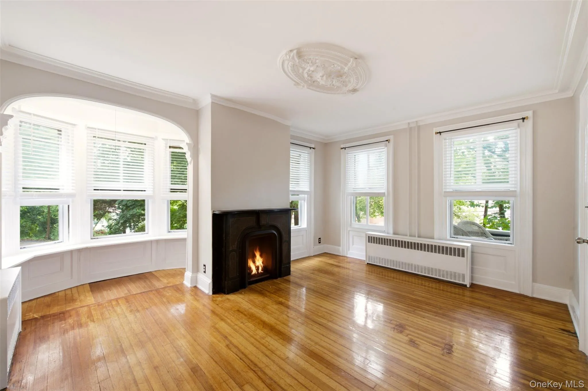 Use of fireplace is not allowed. Use of fireplace is not allowed.