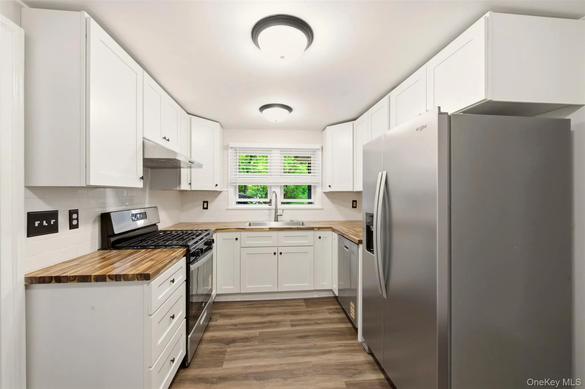 40 Scudder Avenue, Huntington, NY, 1 Bedroom Bedrooms, 4 Rooms Rooms,1 BathroomBathrooms,Residential Lease,For Rent,Scudder,0,1022560 40 Scudder Avenue, Huntington, NY, 1 Bedroom Bedrooms, 4 Rooms Rooms,1 BathroomBathrooms,Residential Lease,For Rent,Scudder,0,1022560