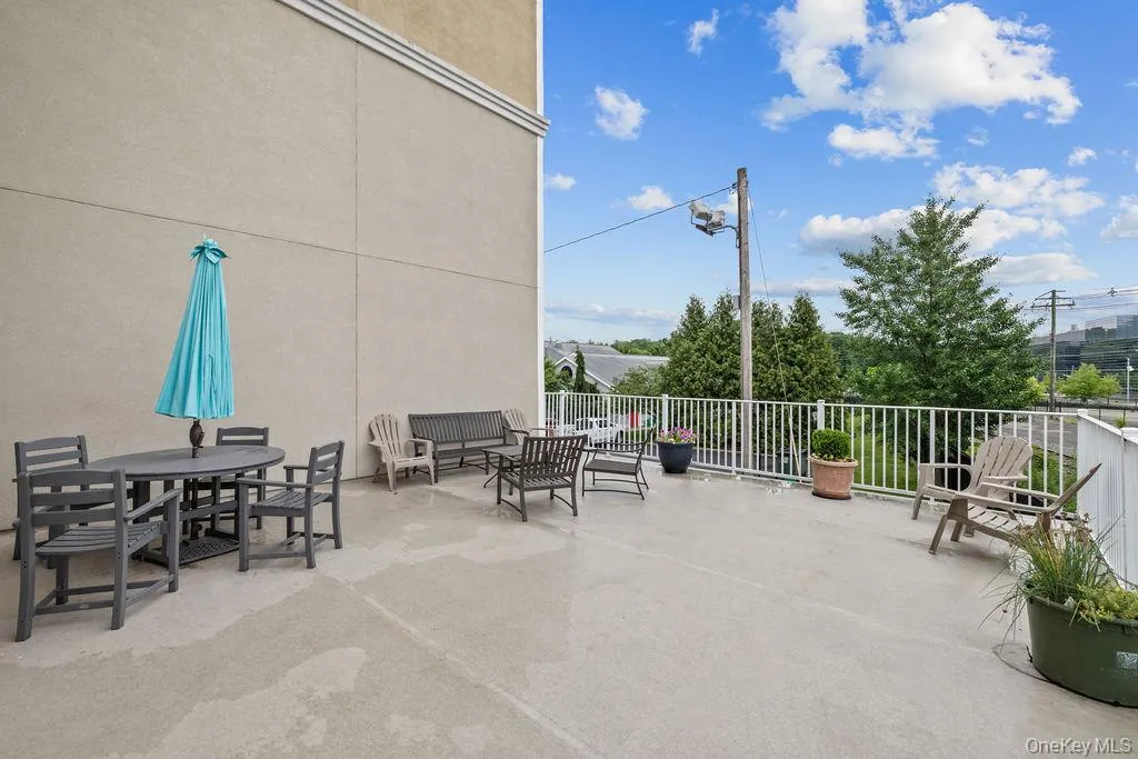 Sun Deck (Separate Location from Pool) Sun Deck (Separate Location from Pool)