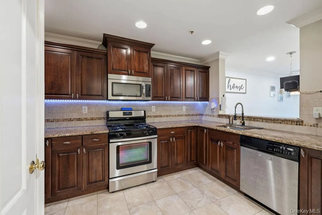 3 Cross Street, Ramapo, NY, 2 Bedrooms Bedrooms, 6 Rooms Rooms,2 BathroomsBathrooms,Residential,For Rent,Cross,0,1022567 3 Cross Street, Ramapo, NY, 2 Bedrooms Bedrooms, 6 Rooms Rooms,2 BathroomsBathrooms,Residential,For Rent,Cross,0,1022567