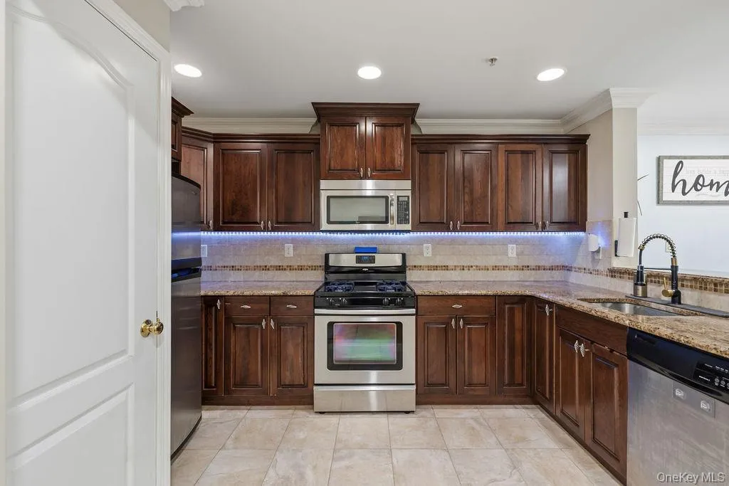 3 Cross Street, Ramapo, NY, 2 Bedrooms Bedrooms, 6 Rooms Rooms,2 BathroomsBathrooms,Residential,For Rent,Cross,0,1022567 3 Cross Street, Ramapo, NY, 2 Bedrooms Bedrooms, 6 Rooms Rooms,2 BathroomsBathrooms,Residential,For Rent,Cross,0,1022567