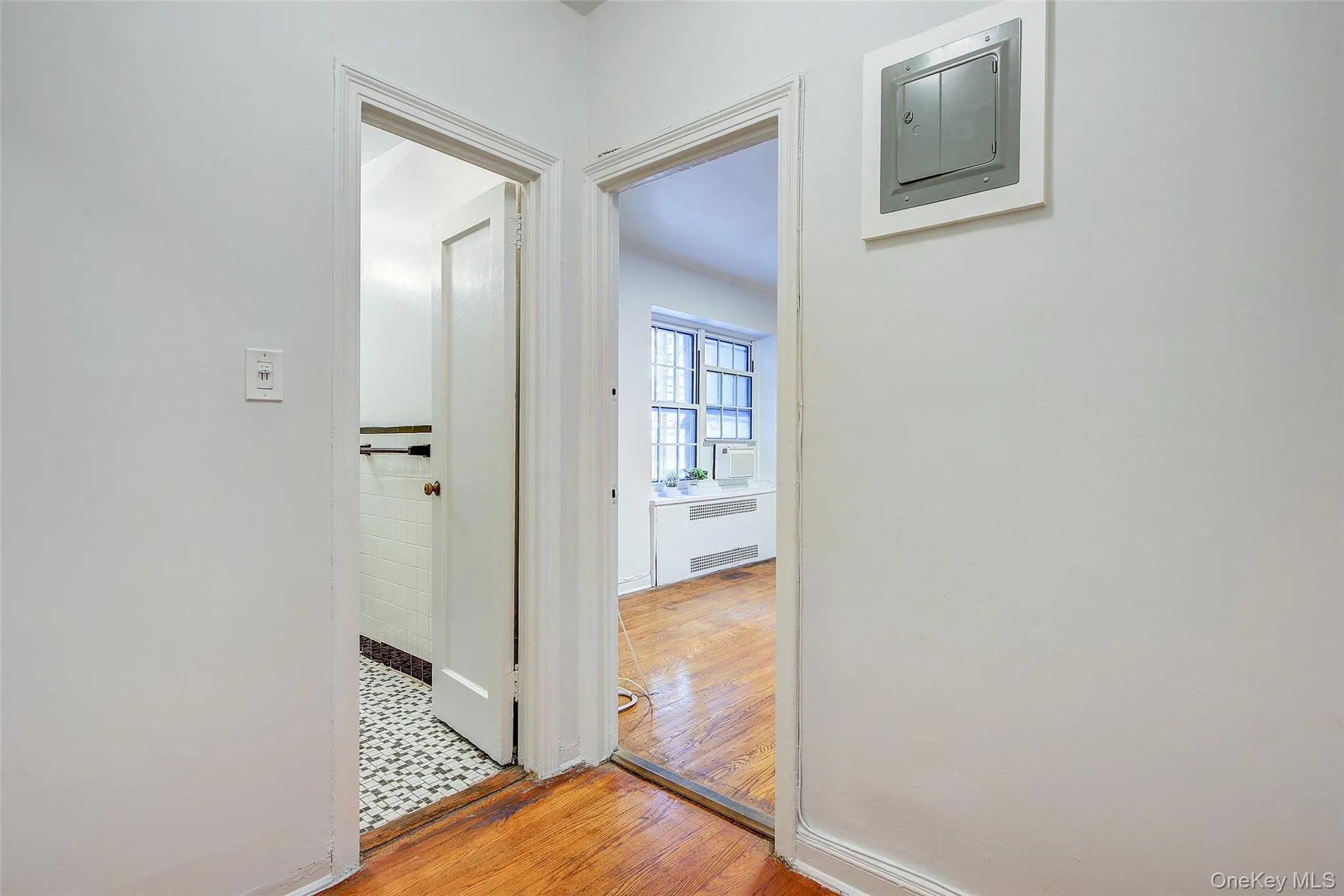 35-24 78th Street, New York, NY, 1 Bedroom Bedrooms, 3 Rooms Rooms,1 BathroomBathrooms,Residential,For Rent,78th,0,1022572 35-24 78th Street, New York, NY, 1 Bedroom Bedrooms, 3 Rooms Rooms,1 BathroomBathrooms,Residential,For Rent,78th,0,1022572