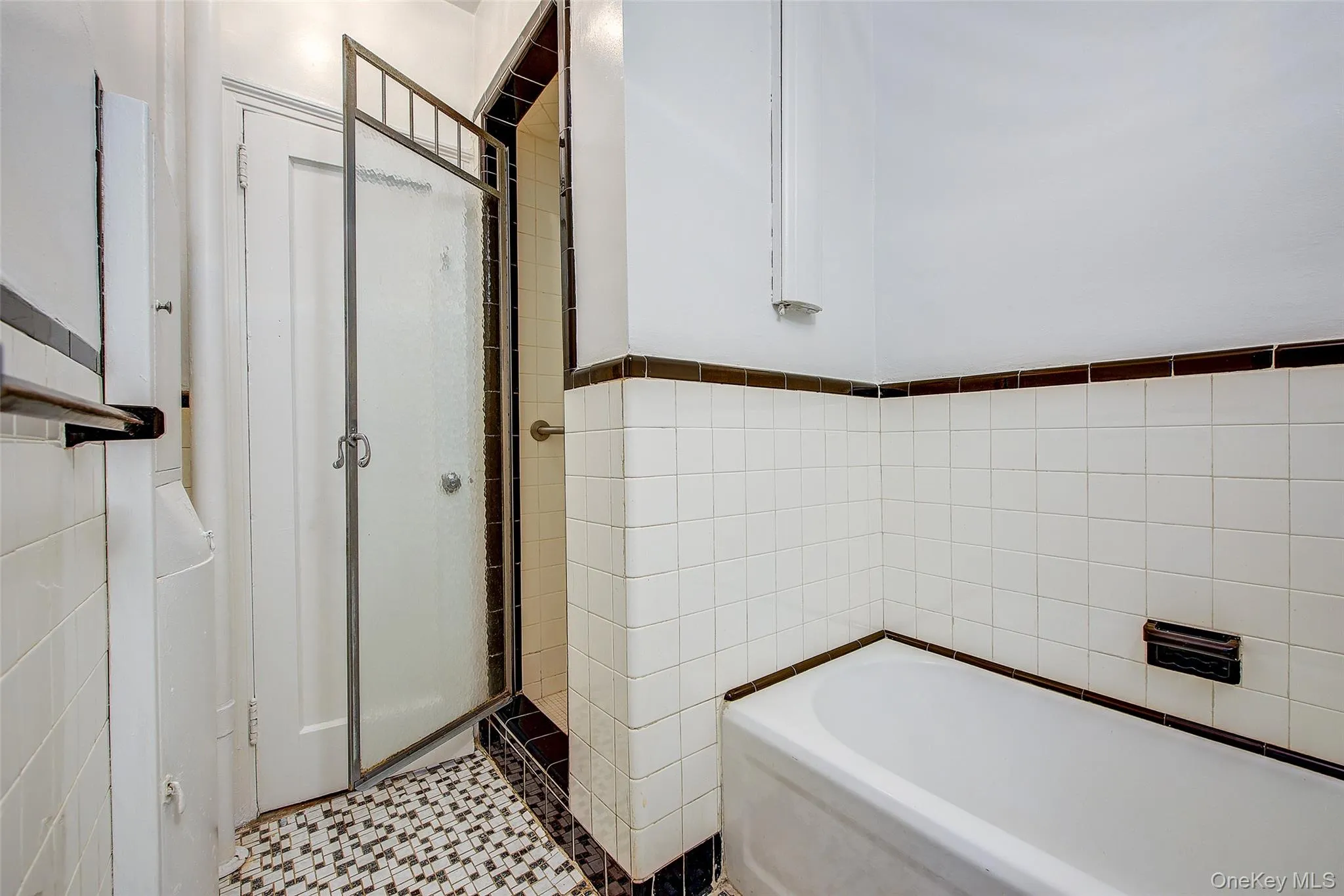 35-24 78th Street, New York, NY, 1 Bedroom Bedrooms, 3 Rooms Rooms,1 BathroomBathrooms,Residential,For Rent,78th,0,1022572 35-24 78th Street, New York, NY, 1 Bedroom Bedrooms, 3 Rooms Rooms,1 BathroomBathrooms,Residential,For Rent,78th,0,1022572