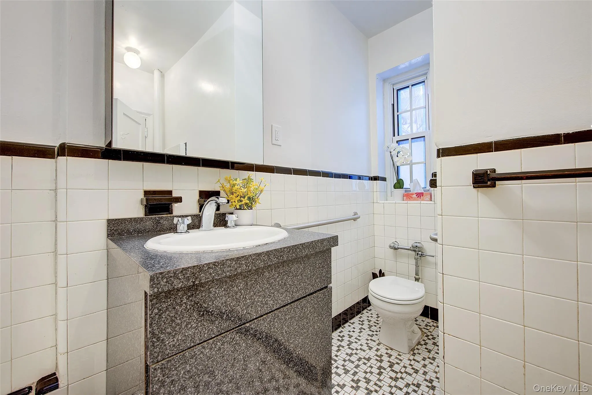 35-24 78th Street, New York, NY, 1 Bedroom Bedrooms, 3 Rooms Rooms,1 BathroomBathrooms,Residential,For Rent,78th,0,1022572 35-24 78th Street, New York, NY, 1 Bedroom Bedrooms, 3 Rooms Rooms,1 BathroomBathrooms,Residential,For Rent,78th,0,1022572