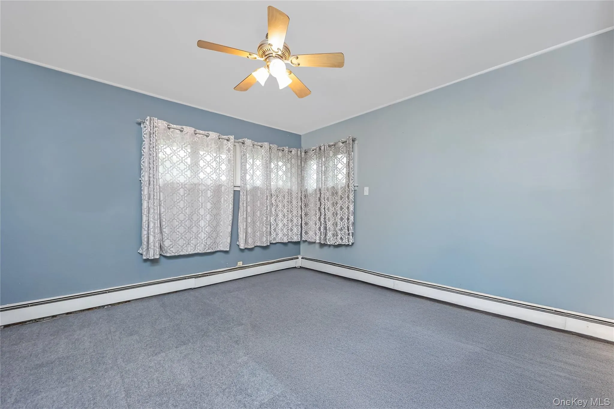 2 Glow Lane, Oyster Bay, NY, 5 Bedrooms Bedrooms, 10 Rooms Rooms,2 BathroomsBathrooms,Residential,For Rent,Glow,0,1022584 2 Glow Lane, Oyster Bay, NY, 5 Bedrooms Bedrooms, 10 Rooms Rooms,2 BathroomsBathrooms,Residential,For Rent,Glow,0,1022584