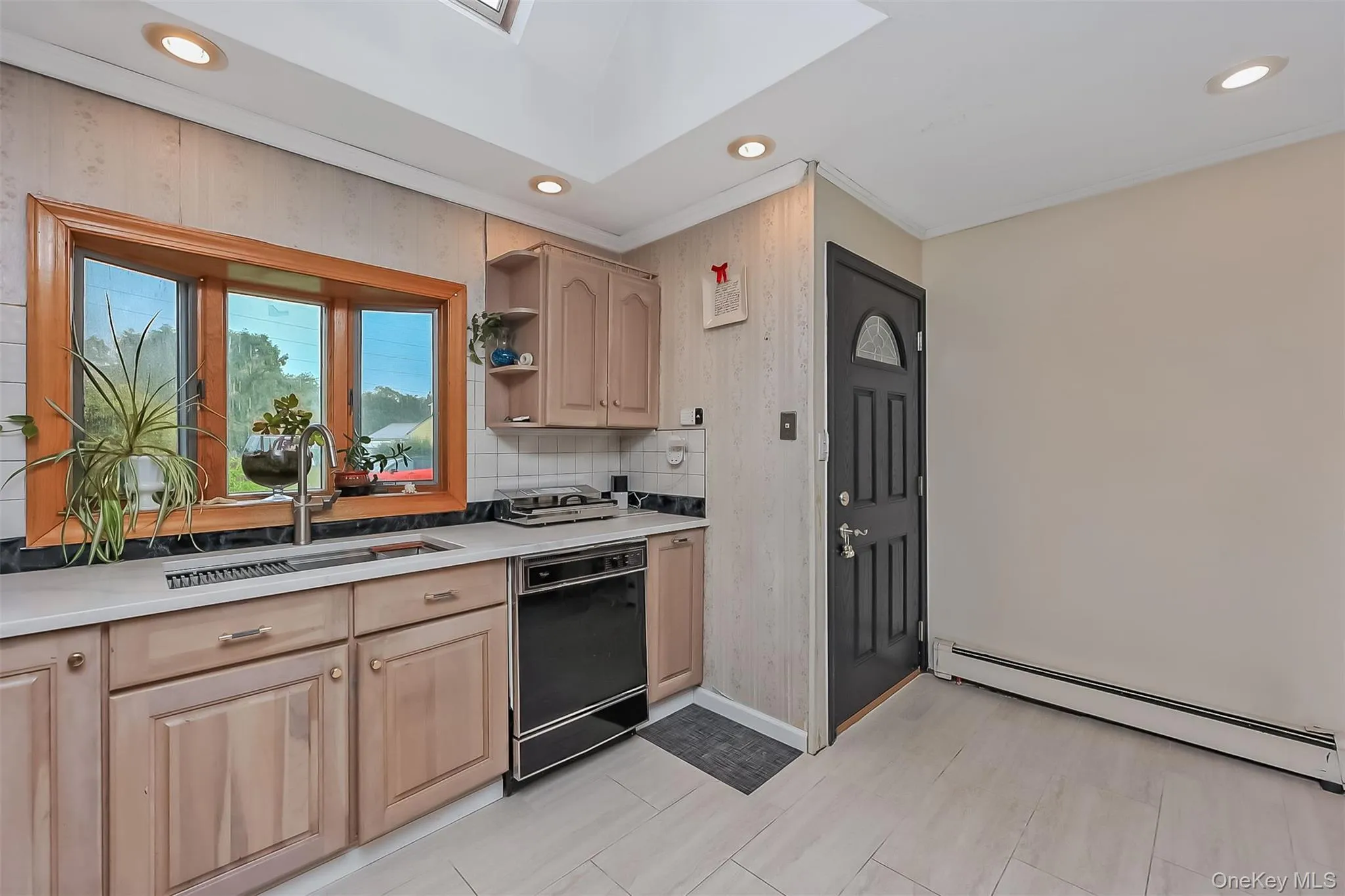 2 Glow Lane, Oyster Bay, NY, 5 Bedrooms Bedrooms, 10 Rooms Rooms,2 BathroomsBathrooms,Residential,For Rent,Glow,0,1022584 2 Glow Lane, Oyster Bay, NY, 5 Bedrooms Bedrooms, 10 Rooms Rooms,2 BathroomsBathrooms,Residential,For Rent,Glow,0,1022584