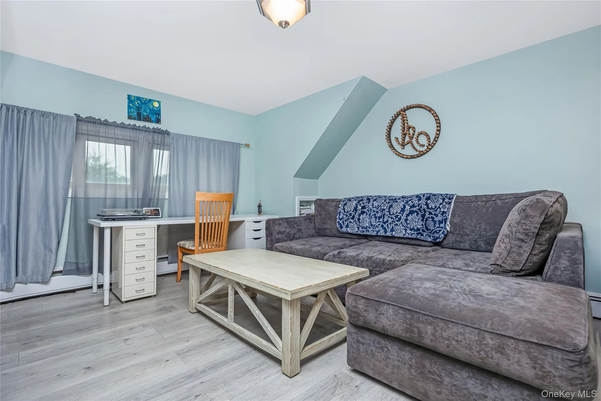 2 Glow Lane, Oyster Bay, NY, 5 Bedrooms Bedrooms, 10 Rooms Rooms,2 BathroomsBathrooms,Residential,For Rent,Glow,0,1022584 2 Glow Lane, Oyster Bay, NY, 5 Bedrooms Bedrooms, 10 Rooms Rooms,2 BathroomsBathrooms,Residential,For Rent,Glow,0,1022584