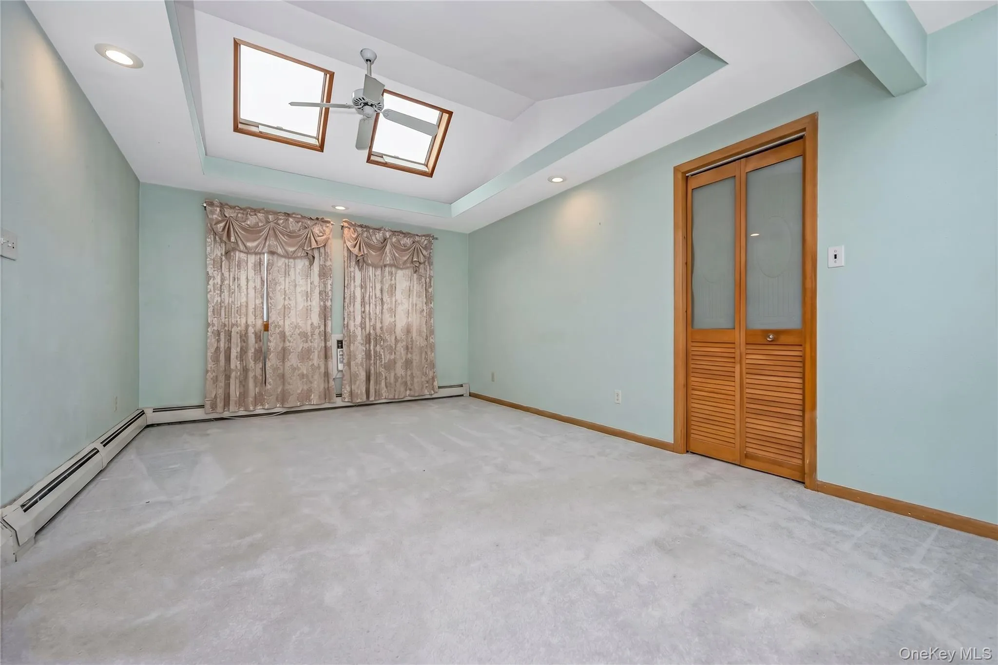 2 Glow Lane, Oyster Bay, NY, 5 Bedrooms Bedrooms, 10 Rooms Rooms,2 BathroomsBathrooms,Residential,For Rent,Glow,0,1022584 2 Glow Lane, Oyster Bay, NY, 5 Bedrooms Bedrooms, 10 Rooms Rooms,2 BathroomsBathrooms,Residential,For Rent,Glow,0,1022584