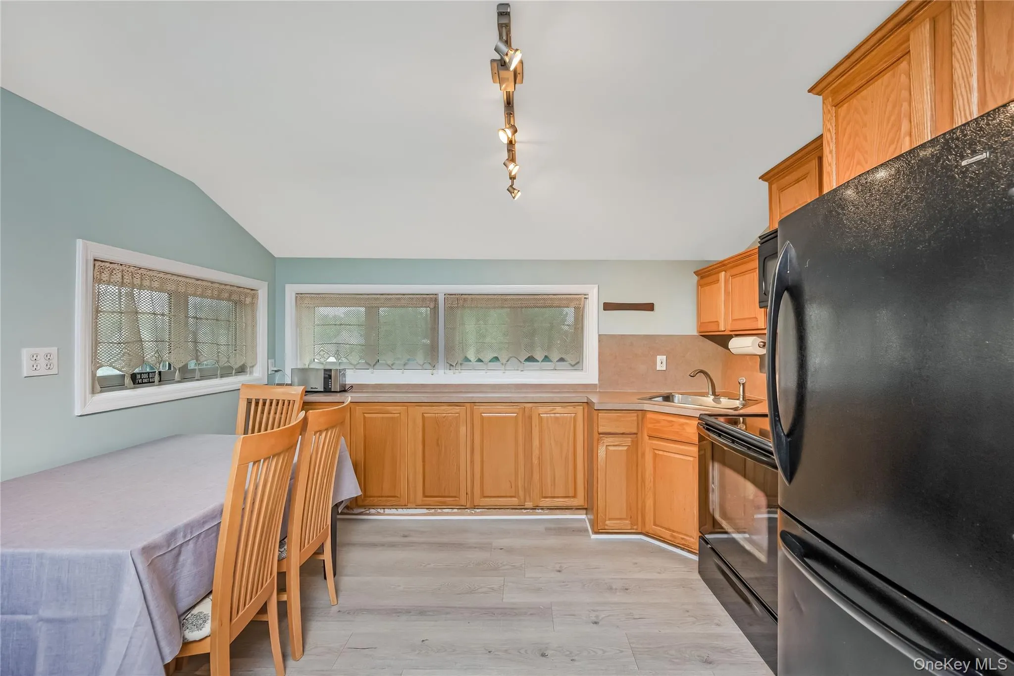 2 Glow Lane, Oyster Bay, NY, 5 Bedrooms Bedrooms, 10 Rooms Rooms,2 BathroomsBathrooms,Residential,For Rent,Glow,0,1022584 2 Glow Lane, Oyster Bay, NY, 5 Bedrooms Bedrooms, 10 Rooms Rooms,2 BathroomsBathrooms,Residential,For Rent,Glow,0,1022584
