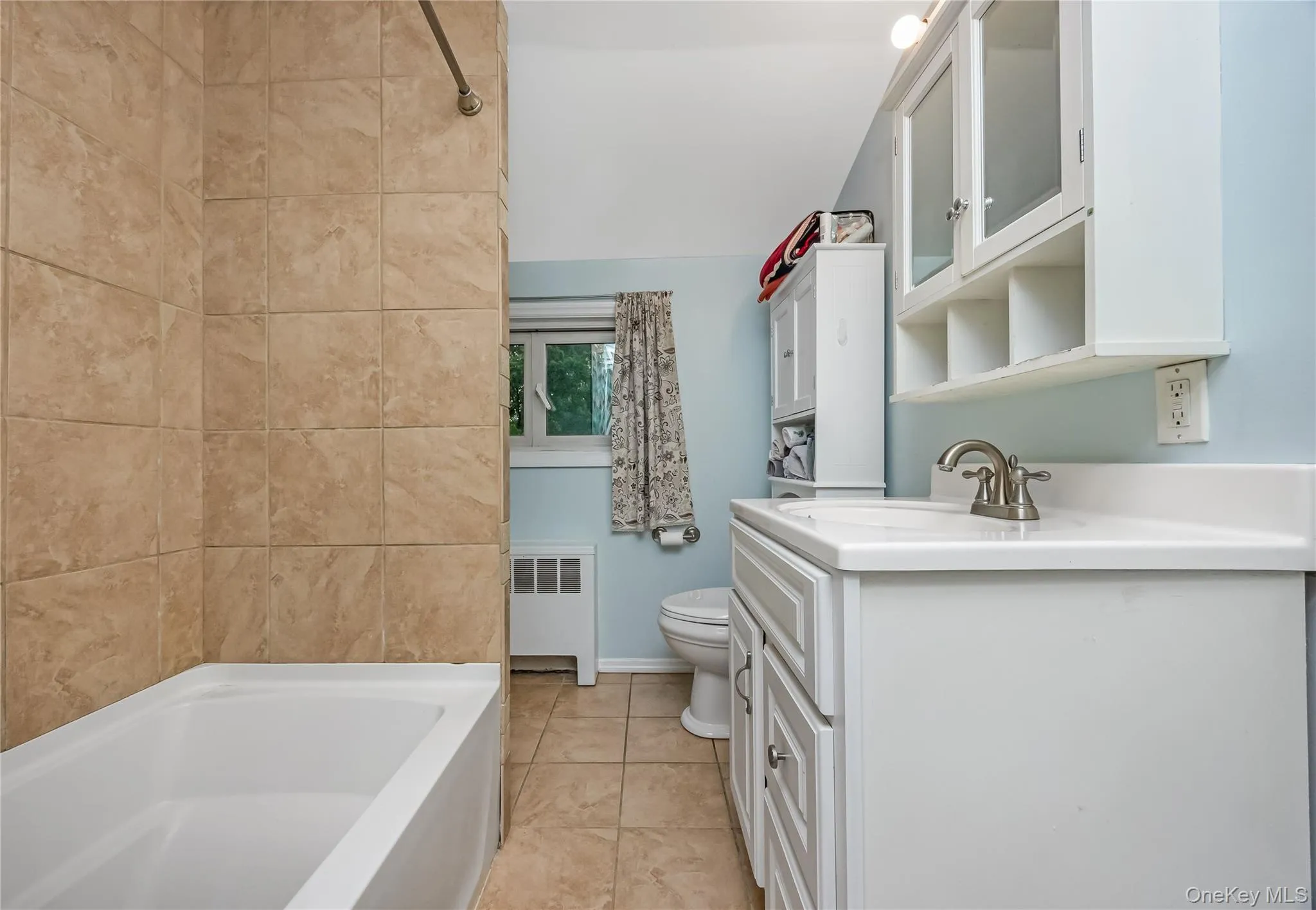 2 Glow Lane, Oyster Bay, NY, 5 Bedrooms Bedrooms, 10 Rooms Rooms,2 BathroomsBathrooms,Residential,For Rent,Glow,0,1022584 2 Glow Lane, Oyster Bay, NY, 5 Bedrooms Bedrooms, 10 Rooms Rooms,2 BathroomsBathrooms,Residential,For Rent,Glow,0,1022584