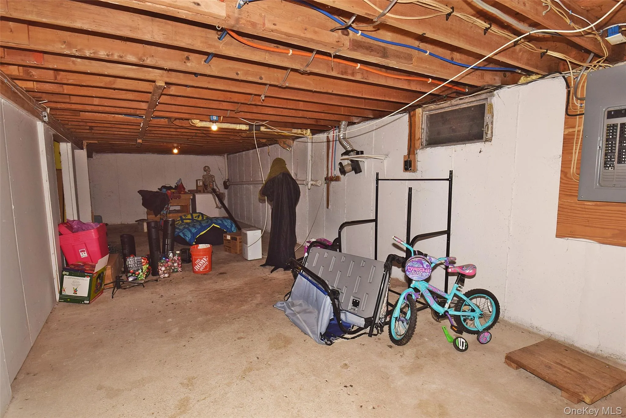143 Meadowmere Avenue, Brookhaven, NY, 3 Bedrooms Bedrooms, 5 Rooms Rooms,1 BathroomBathrooms,Residential,For Rent,Meadowmere,0,1022590 143 Meadowmere Avenue, Brookhaven, NY, 3 Bedrooms Bedrooms, 5 Rooms Rooms,1 BathroomBathrooms,Residential,For Rent,Meadowmere,0,1022590