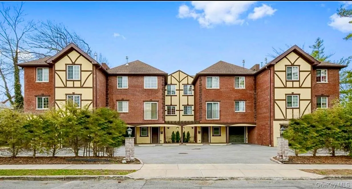 5 Crosby Place, New Rochelle, NY, 3 Bedrooms Bedrooms, 6 Rooms Rooms,2 BathroomsBathrooms,Residential Lease,For Rent,Crosby,0,1022591 5 Crosby Place, New Rochelle, NY, 3 Bedrooms Bedrooms, 6 Rooms Rooms,2 BathroomsBathrooms,Residential Lease,For Rent,Crosby,0,1022591
