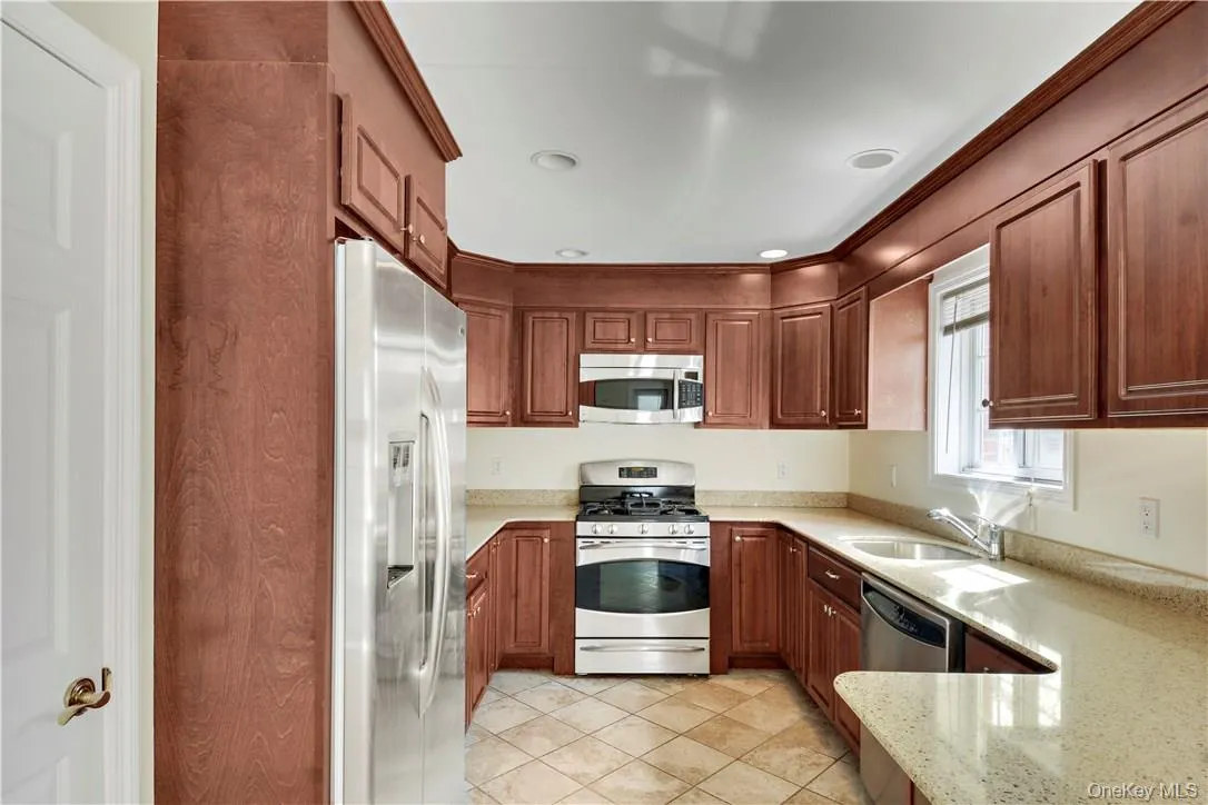 5 Crosby Place, New Rochelle, NY, 3 Bedrooms Bedrooms, 6 Rooms Rooms,2 BathroomsBathrooms,Residential Lease,For Rent,Crosby,0,1022591 5 Crosby Place, New Rochelle, NY, 3 Bedrooms Bedrooms, 6 Rooms Rooms,2 BathroomsBathrooms,Residential Lease,For Rent,Crosby,0,1022591