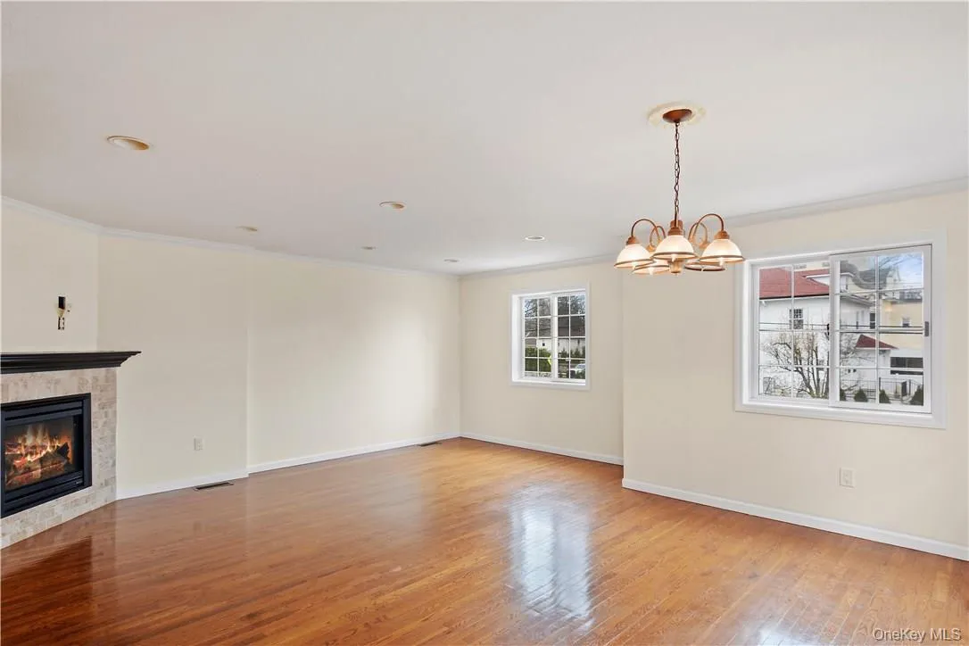 5 Crosby Place, New Rochelle, NY, 3 Bedrooms Bedrooms, 6 Rooms Rooms,2 BathroomsBathrooms,Residential Lease,For Rent,Crosby,0,1022591 5 Crosby Place, New Rochelle, NY, 3 Bedrooms Bedrooms, 6 Rooms Rooms,2 BathroomsBathrooms,Residential Lease,For Rent,Crosby,0,1022591