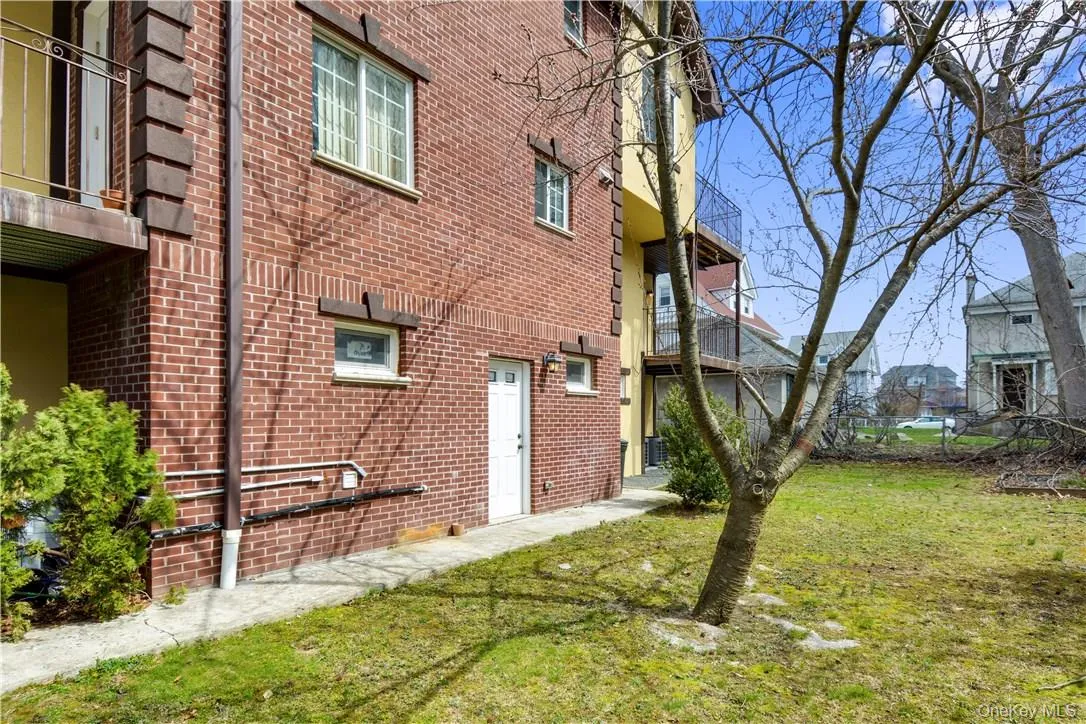 5 Crosby Place, New Rochelle, NY, 3 Bedrooms Bedrooms, 6 Rooms Rooms,2 BathroomsBathrooms,Residential Lease,For Rent,Crosby,0,1022591 5 Crosby Place, New Rochelle, NY, 3 Bedrooms Bedrooms, 6 Rooms Rooms,2 BathroomsBathrooms,Residential Lease,For Rent,Crosby,0,1022591