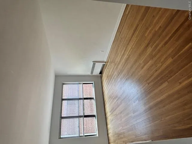 33 Van Wart Avenue, White Plains, NY, 2 Bedrooms Bedrooms, 4 Rooms Rooms,1 BathroomBathrooms,Residential Lease,For Rent,Van Wart,0,1022593 33 Van Wart Avenue, White Plains, NY, 2 Bedrooms Bedrooms, 4 Rooms Rooms,1 BathroomBathrooms,Residential Lease,For Rent,Van Wart,0,1022593