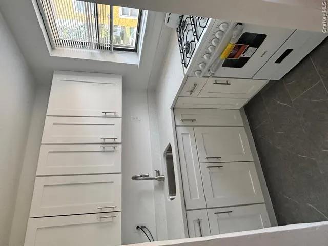 33 Van Wart Avenue, White Plains, NY, 2 Bedrooms Bedrooms, 4 Rooms Rooms,1 BathroomBathrooms,Residential Lease,For Rent,Van Wart,0,1022593 33 Van Wart Avenue, White Plains, NY, 2 Bedrooms Bedrooms, 4 Rooms Rooms,1 BathroomBathrooms,Residential Lease,For Rent,Van Wart,0,1022593
