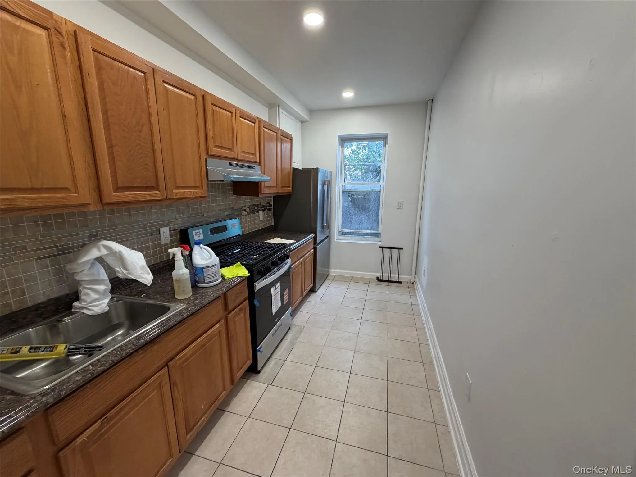 655 Sheffield Avenue, New York, NY, 2 Bedrooms Bedrooms, 6 Rooms Rooms,1 BathroomBathrooms,Residential Lease,For Rent,Sheffield,0,1022596 655 Sheffield Avenue, New York, NY, 2 Bedrooms Bedrooms, 6 Rooms Rooms,1 BathroomBathrooms,Residential Lease,For Rent,Sheffield,0,1022596