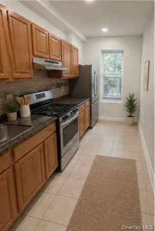 655 Sheffield Avenue, New York, NY, 2 Bedrooms Bedrooms, 6 Rooms Rooms,1 BathroomBathrooms,Residential Lease,For Rent,Sheffield,0,1022596 655 Sheffield Avenue, New York, NY, 2 Bedrooms Bedrooms, 6 Rooms Rooms,1 BathroomBathrooms,Residential Lease,For Rent,Sheffield,0,1022596