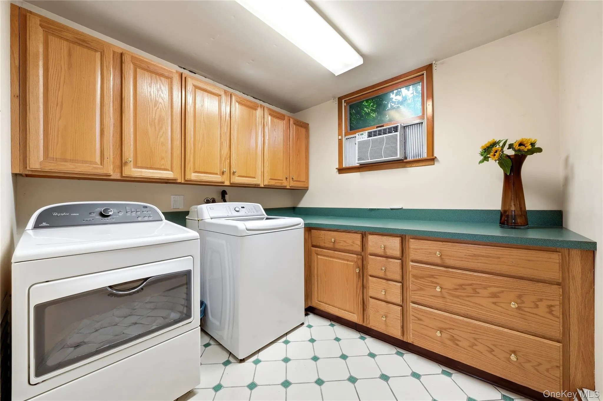 3 Finnin Place, Oyster Bay, NY, 3 Bedrooms Bedrooms, 6 Rooms Rooms,2 BathroomsBathrooms,Residential,For Rent,Finnin,0,1022597 3 Finnin Place, Oyster Bay, NY, 3 Bedrooms Bedrooms, 6 Rooms Rooms,2 BathroomsBathrooms,Residential,For Rent,Finnin,0,1022597