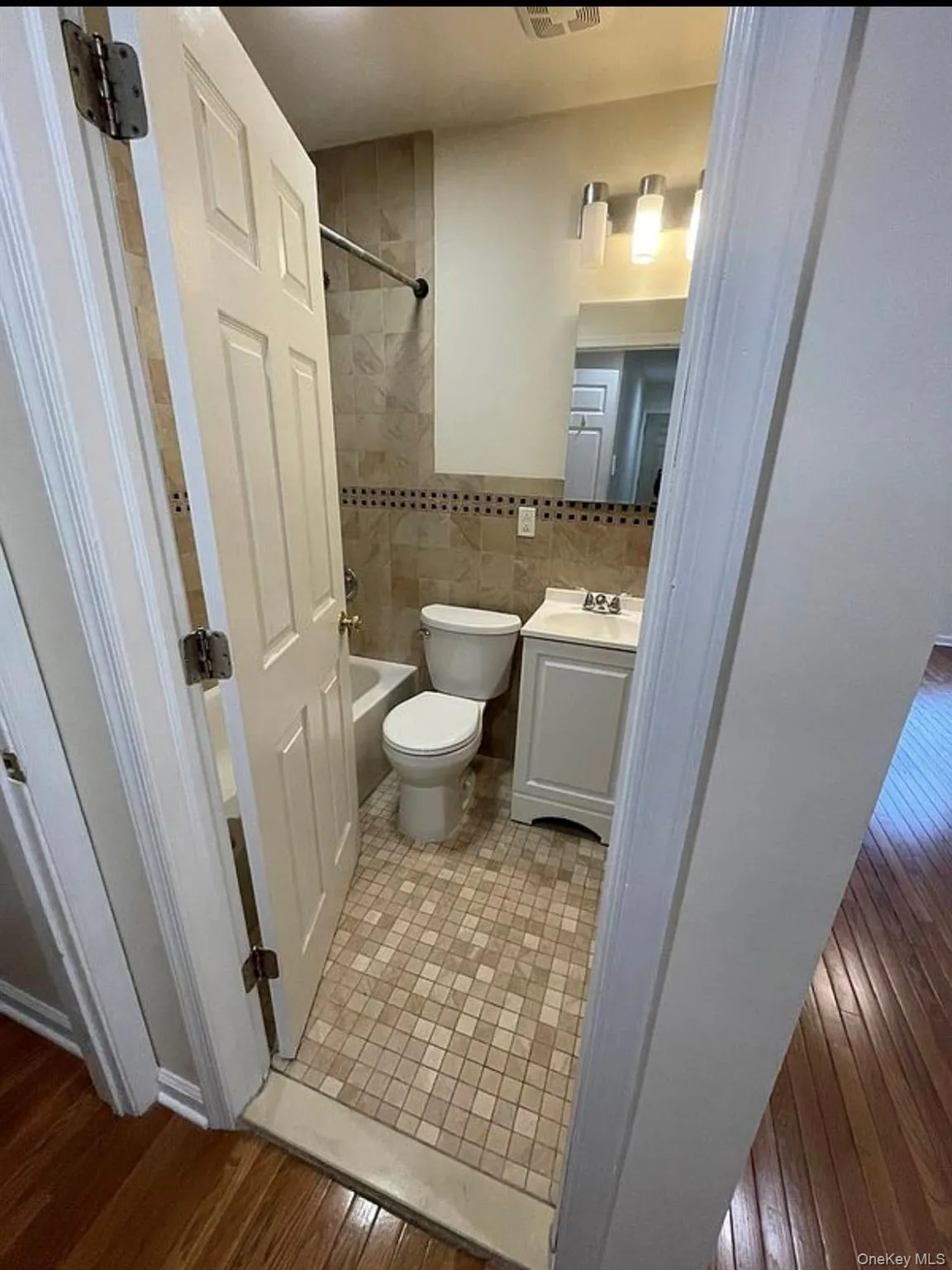 2401 Beverley Road, New York, NY, 1 Bedroom Bedrooms, 4 Rooms Rooms,1 BathroomBathrooms,Residential Lease,For Rent,Beverley,0,1022613 2401 Beverley Road, New York, NY, 1 Bedroom Bedrooms, 4 Rooms Rooms,1 BathroomBathrooms,Residential Lease,For Rent,Beverley,0,1022613