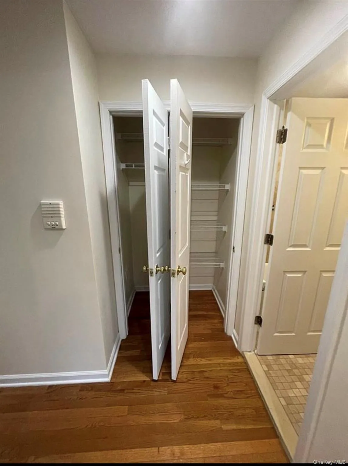 2401 Beverley Road, New York, NY, 1 Bedroom Bedrooms, 4 Rooms Rooms,1 BathroomBathrooms,Residential Lease,For Rent,Beverley,0,1022613 2401 Beverley Road, New York, NY, 1 Bedroom Bedrooms, 4 Rooms Rooms,1 BathroomBathrooms,Residential Lease,For Rent,Beverley,0,1022613