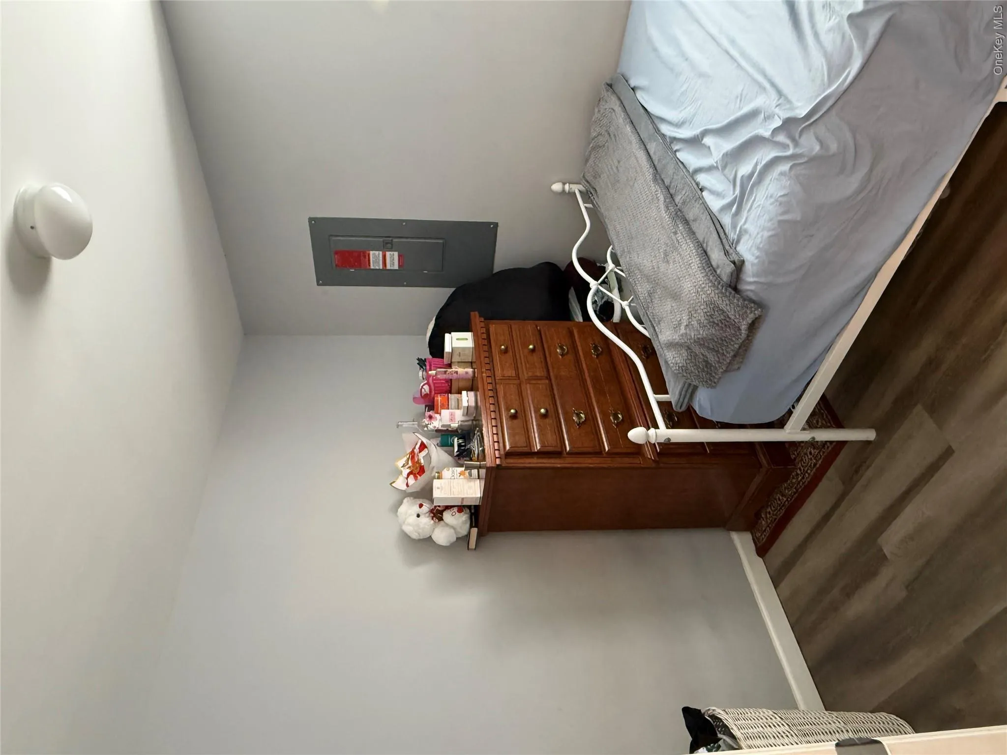16 Oak Avenue, Riverhead, NY, 3 Bedrooms Bedrooms, 8 Rooms Rooms,2 BathroomsBathrooms,Residential,For Rent,Oak,0,1022614 16 Oak Avenue, Riverhead, NY, 3 Bedrooms Bedrooms, 8 Rooms Rooms,2 BathroomsBathrooms,Residential,For Rent,Oak,0,1022614