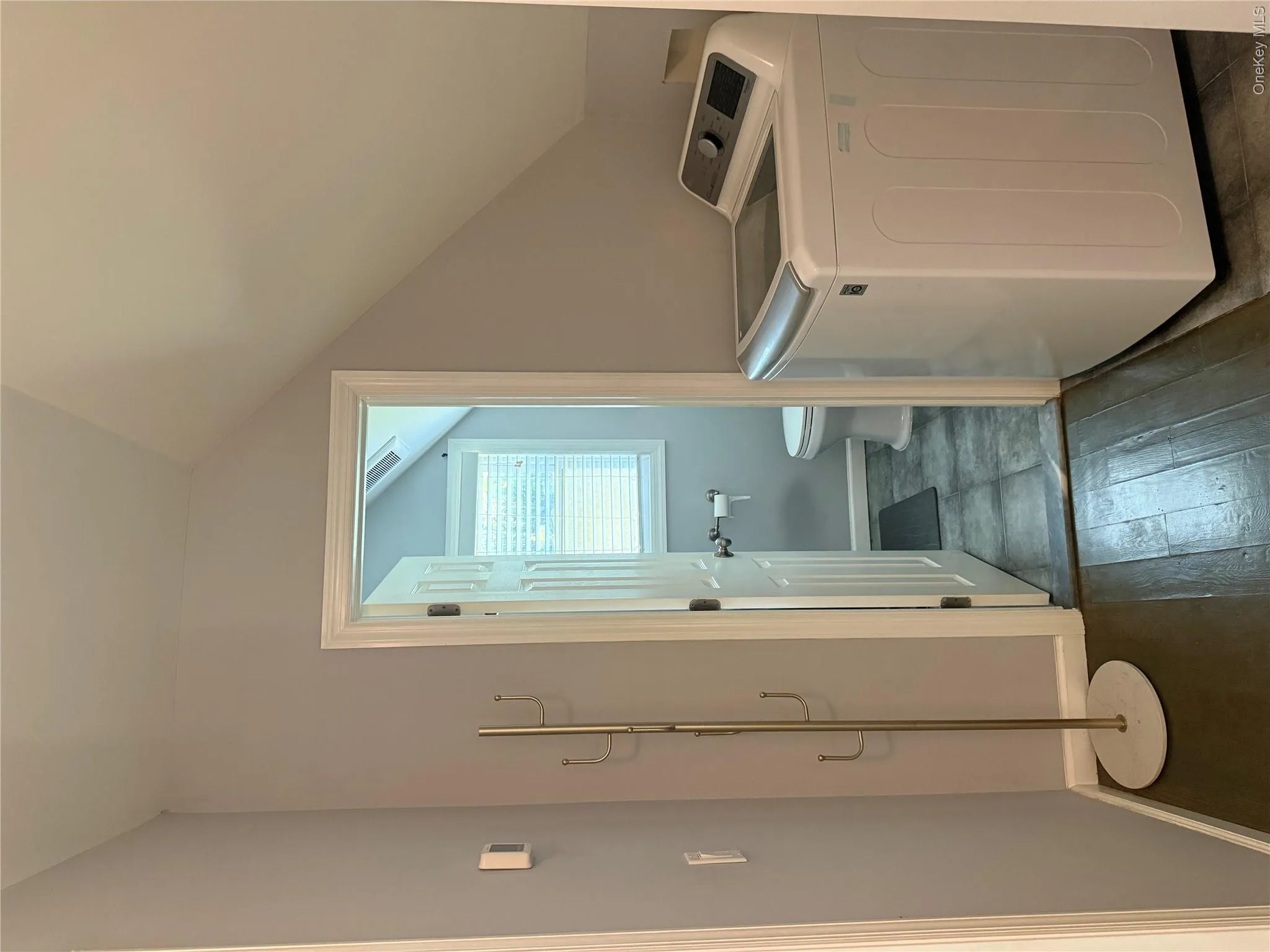 16 Oak Avenue, Riverhead, NY, 3 Bedrooms Bedrooms, 8 Rooms Rooms,2 BathroomsBathrooms,Residential,For Rent,Oak,0,1022614 16 Oak Avenue, Riverhead, NY, 3 Bedrooms Bedrooms, 8 Rooms Rooms,2 BathroomsBathrooms,Residential,For Rent,Oak,0,1022614