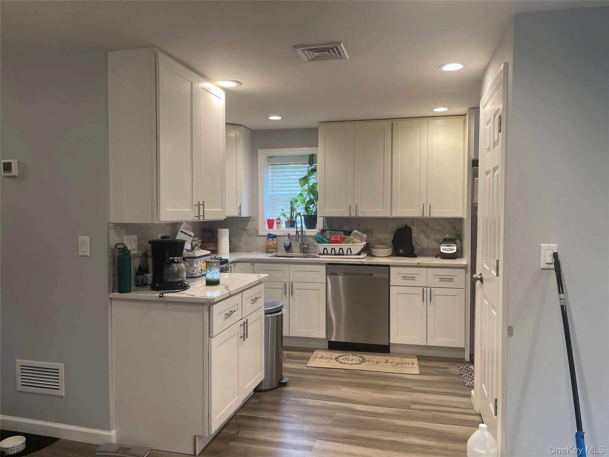 16 Oak Avenue, Riverhead, NY, 3 Bedrooms Bedrooms, 8 Rooms Rooms,2 BathroomsBathrooms,Residential,For Rent,Oak,0,1022614 16 Oak Avenue, Riverhead, NY, 3 Bedrooms Bedrooms, 8 Rooms Rooms,2 BathroomsBathrooms,Residential,For Rent,Oak,0,1022614